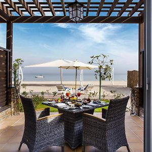 Zimmer mit Kingsize-Bett und mit Strandblick